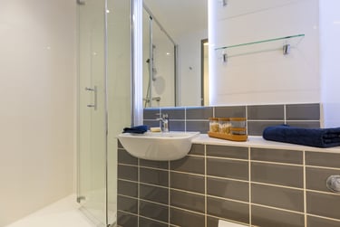 Classic En Suite - Image 2